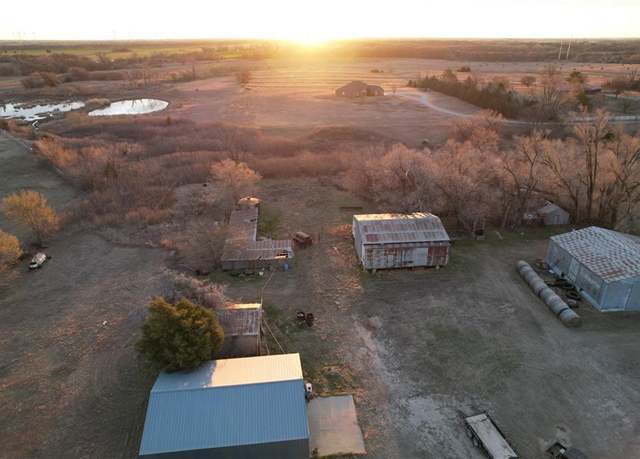 Property at 13th St, Blackwell, OK 74631, 3 beds, 1 bath