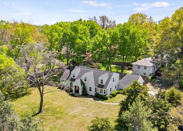 Property at 8705 Grandview St, Overland Park, KS 66212, 4 beds, 2.5 baths