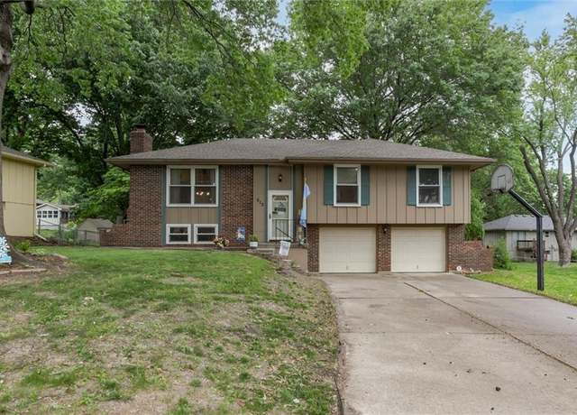 Property at 513 NE Grant Dr, Blue Springs, MO 64014, 3 beds, 2 baths