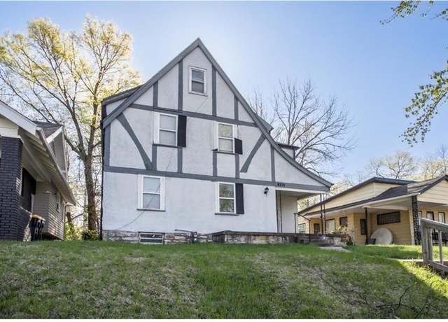 Property at 6215 Swope Pkwy, Kansas City, MO 64130, 3 beds, 1 bath