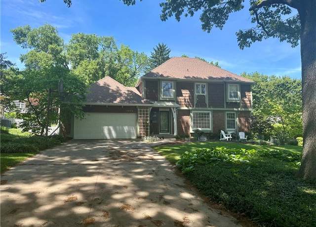 Property at 5808 W 90th Ter, Overland Park, KS 66207, 4 beds, 3 baths