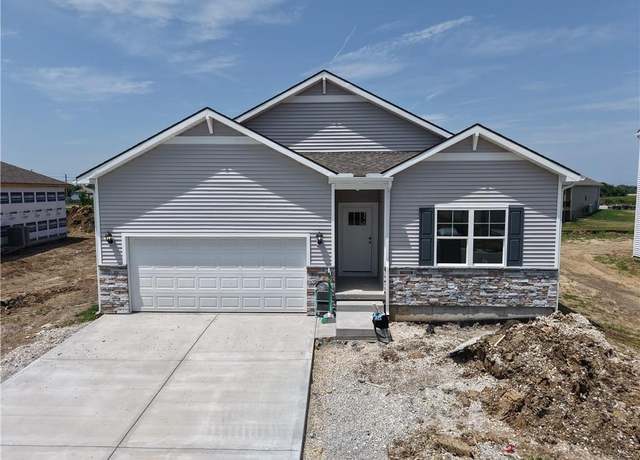 Property at 21806 Lucca Ln, Peculiar, MO 64078, 3 beds, 2 baths