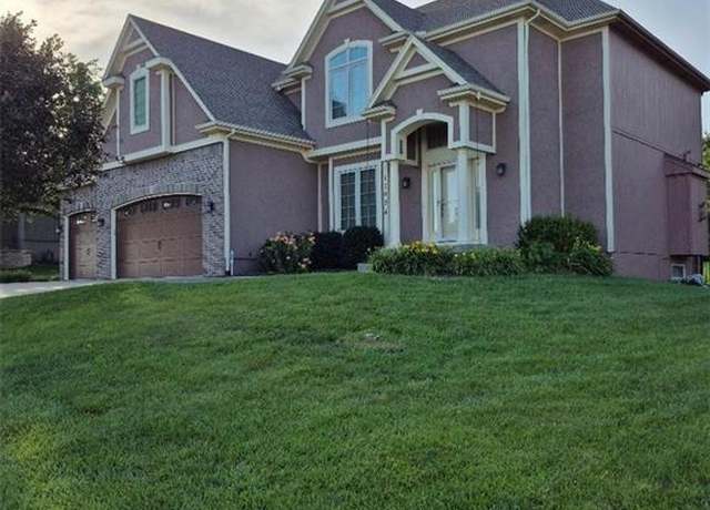 Property at 12824 Sewell Ave, Kansas City, KS 66109, 4 beds, 3.5 baths