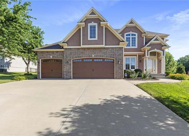 Property at 12824 Sewell Ave, Kansas City, KS 66109, 4 beds, 3.5 baths