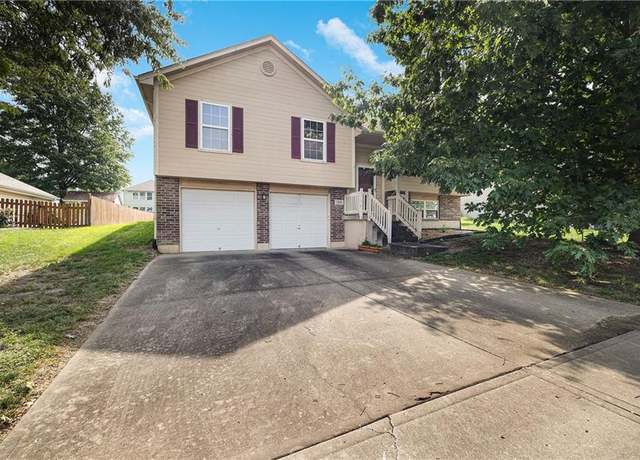 Property at 509 Centurion Ct, Grain Valley, MO 64029, 3 beds, 2 baths