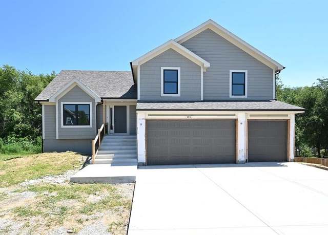 Property at 105 Wagers Cir, Dearborn, MO 64439, 3 beds, 2.5 baths