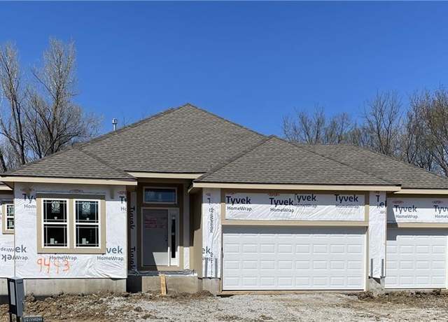 Property at 9443 N Belton Ave, Kansas City, MO 64154, 3 beds, 2.5 baths