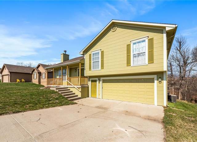 Property at 4112 NE 83rd St, Kansas City, MO 64119, 3 beds, 3.5 baths