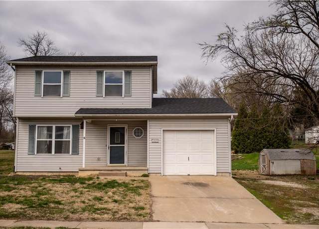 Property at 1519 Kansas Ave, Atchison, KS 66002, 2 beds, 1.5 baths