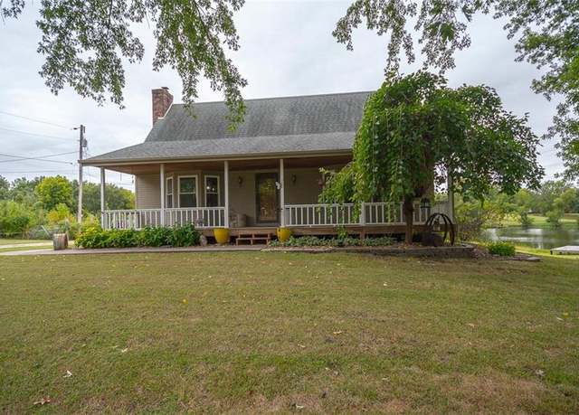 Property at 16015 Leavenworth Rd, Basehor, KS 66007, 3 beds, 2 baths