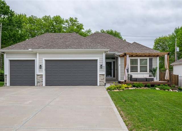 Property at 8823 W Longview Pkwy, Kansas City, MO 64138, 4 beds, 3 baths