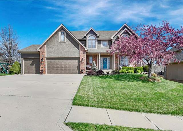 Property at 8904 NE 94th Pl, Kansas City, MO 64157, 5 beds, 4.5 baths