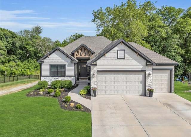 Property at 18235 NW 127th St, Platte City, MO 64079, 4 beds, 3 baths