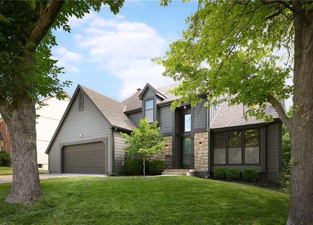 Property at 8027 Mullen Rd, Lenexa, KS 66215, 4 beds, 2.5 baths