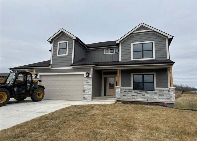 Property at 18220 NW Iris Ct, Platte City, MO 64079, 6 beds, 4 baths
