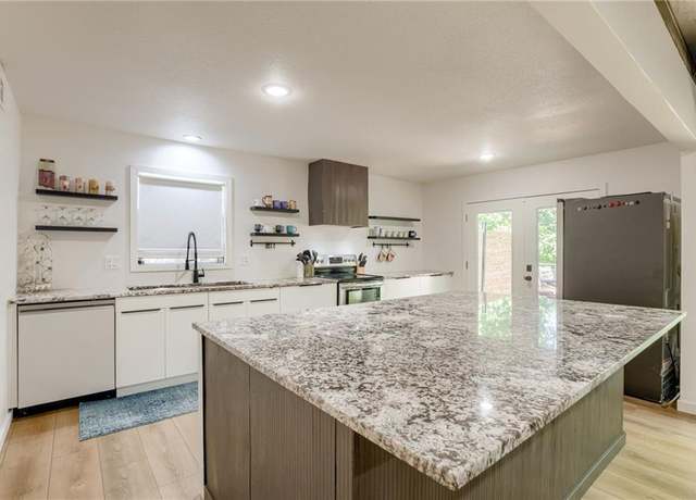 Property at 4606 NW 83rd St, Kansas City, MO 64151, 4 beds, 2.5 baths