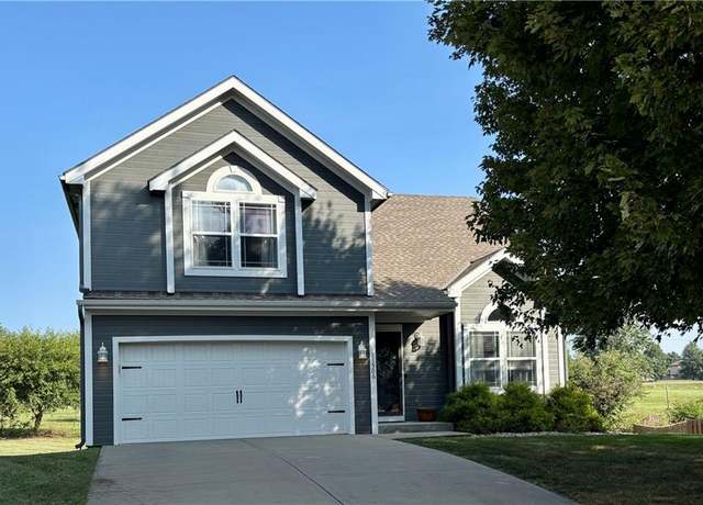 Property at 11506 N Ewing Ave, Kansas City, MO 64156, 4 beds, 2.5 baths