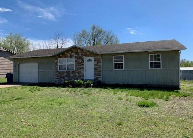 Property at 115 Bulger Dr, Carterville, MO 64835, 3 beds, 1.5 baths