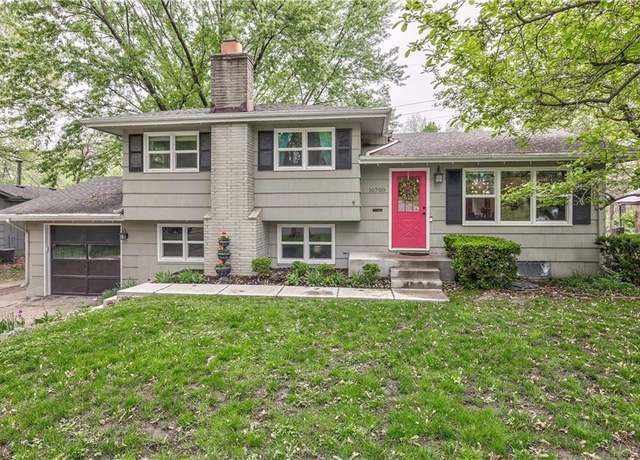 Property at 10700 W 71st Pl, Shawnee, KS 66203, 3 beds, 2 baths