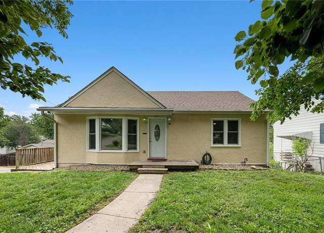 Property at 1817 N 31st St, St Joseph, MO 64506, 2 beds, 1 bath