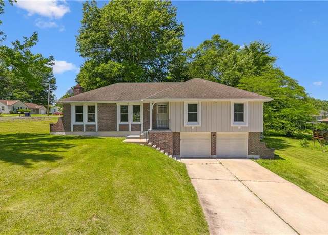 Property at 9832 Potter Cir, Kansas City, MO 64134, 3 beds, 3 baths