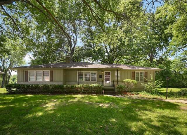Property at 7616 Elm Ave, Kansas City, MO 64138, 3 beds, 2 baths