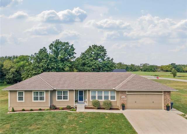 Property at 7608 S Arnett Rd, Grain Valley, MO 64029, 4 beds, 3 baths