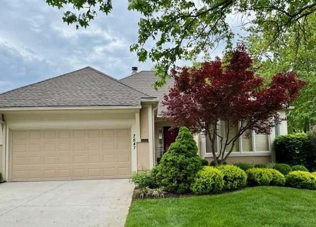Property at 7847 W 118th St, Overland Park, KS 66210, 3 beds, 2.5 baths