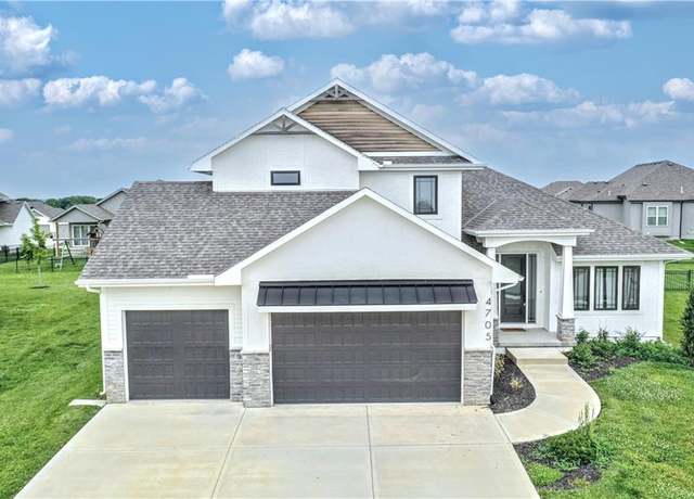 Property at 4705 NE Freehold Dr, Lee's Summit, MO 64064, 5 beds, 4.5 baths