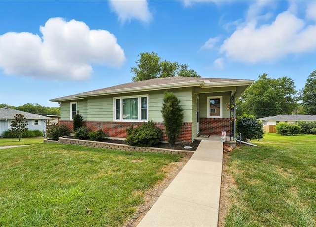 Property at 1815 High St, Leavenworth, KS 66048, 2 beds, 1 bath