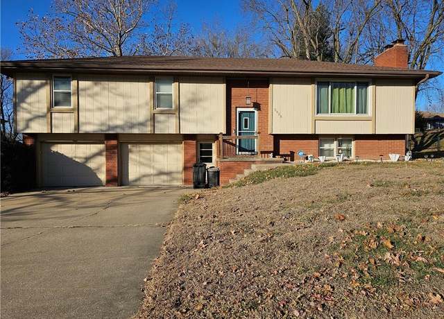 Property at 3913 W Haverill Dr, St Joseph, MO 64506, 3 beds, 2.5 baths