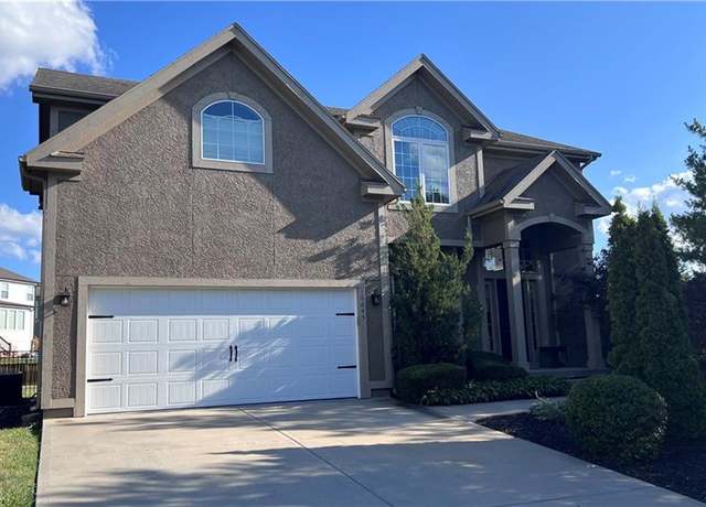 Property at 16645 W 172nd Ter, Olathe, KS 66062, 5 beds, 3.5 baths