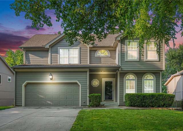 Property at 305 Dublin Cir, Smithville, MO 64089, 3 beds, 3 baths