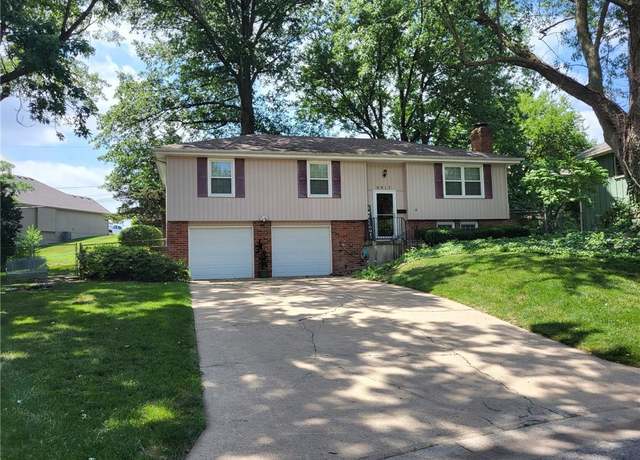 Property at 9917 W 65th Pl, Merriam, KS 66203, 3 beds, 2.5 baths
