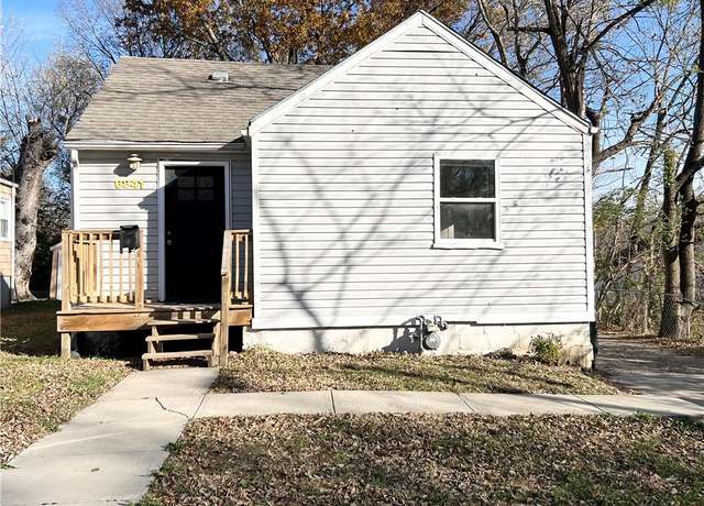 Property at 6841 Walrond Ave, Kansas City, MO 64132, 3 beds, 1.5 baths