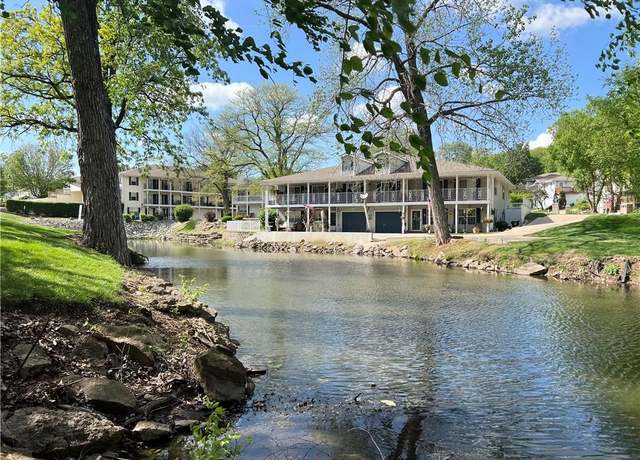 Property at 2009 S Hummel Dr, Independence, MO 64055, 2 beds, 2 baths