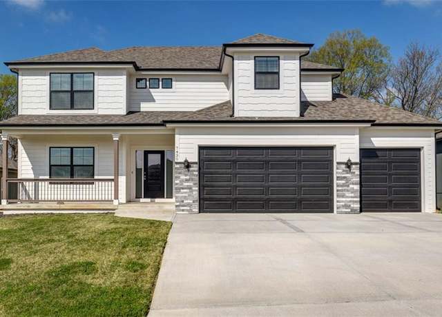 Property at 7430 N Lamar Dr, Kansas City, MO 64152, 6 beds, 4 baths