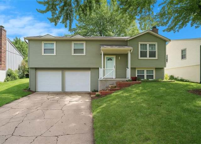 Property at 12617 S Locust St, Olathe, KS 66062, 3 beds, 1.5 baths