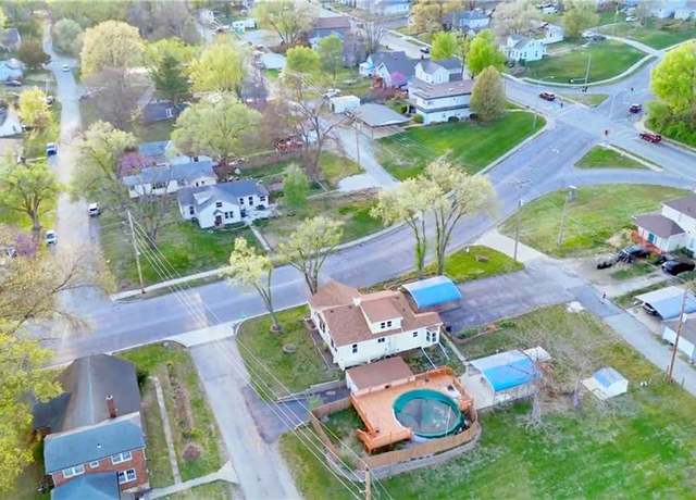 Property at 911 10th Ave, Leavenworth, KS 66048, 1 bed, 1 bath