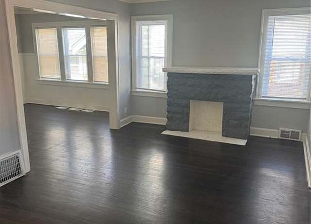 Property at 5410 Euclid Ave, Kansas City, MO 64130, 3 beds, 1.5 baths