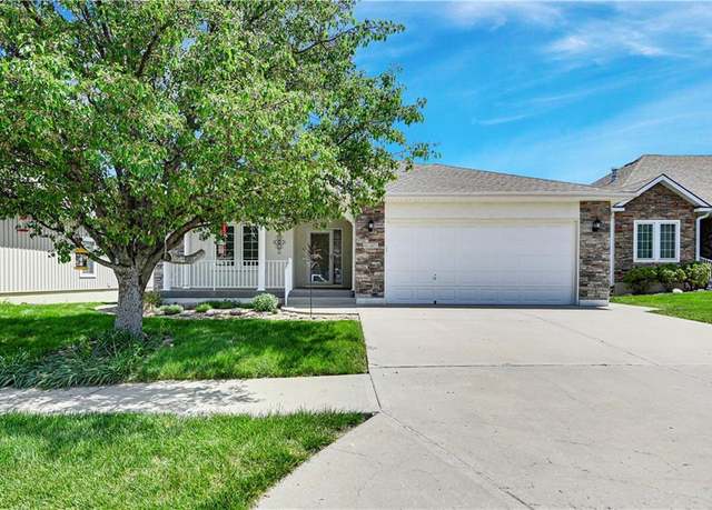 Property at 4641 SW Soldier Dr, Lee's Summit, MO 64082, 3 beds, 3 baths