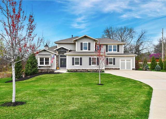 Property at 9900 W 152nd St, Overland Park, KS 66221, 5 beds, 5.5 baths