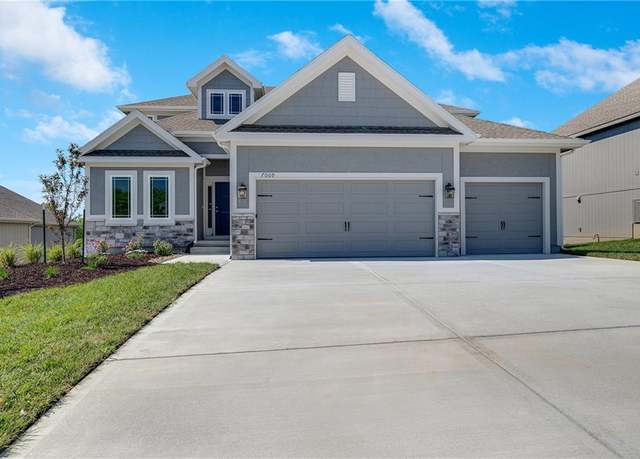 Property at 7009 NE 103rd St, Kansas City, MO 64156, 5 beds, 3.5 baths