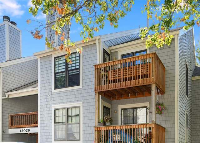 Property at 12029 W 58 Unit G Pl, Shawnee, KS 66216, 2 beds, 2 baths