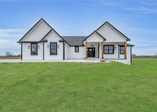 Property at 7878 SW F Hwy, Trimble, MO 64492, 4 beds, 2.5 baths