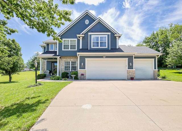 Property at 4001 Bennington Dr, St Joseph, MO 64506, 4 beds, 4.5 baths