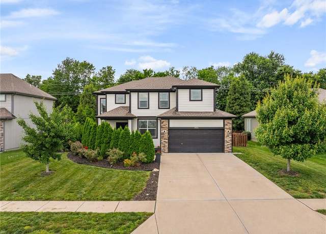 Property at 16154 S Canton St, Gardner, KS 66030, 4 beds, 3.5 baths