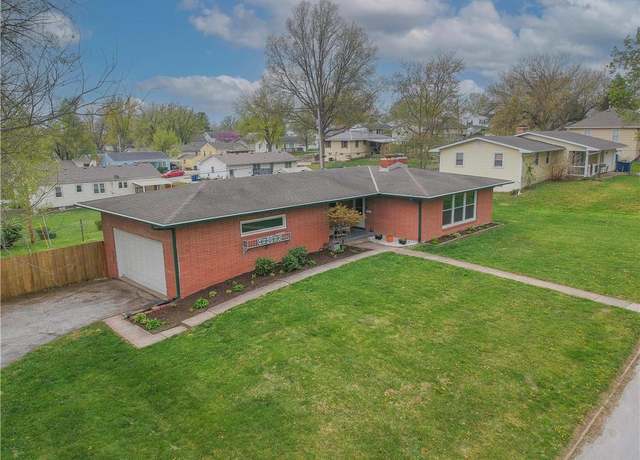 Property at 115 Southview Dr, Excelsior Springs, MO 64024, 4 beds, 1.5 baths