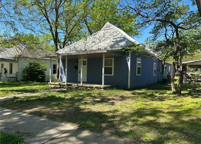 Property at 412 S First St, Iola, KS 66749, 4 beds, 2 baths