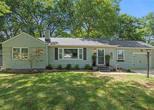 Property at 5622 Russell St, Mission, KS 66202, 3 beds, 1.5 baths
